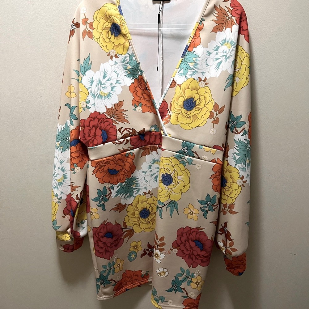 New Pretty Little thing floral scuba dress